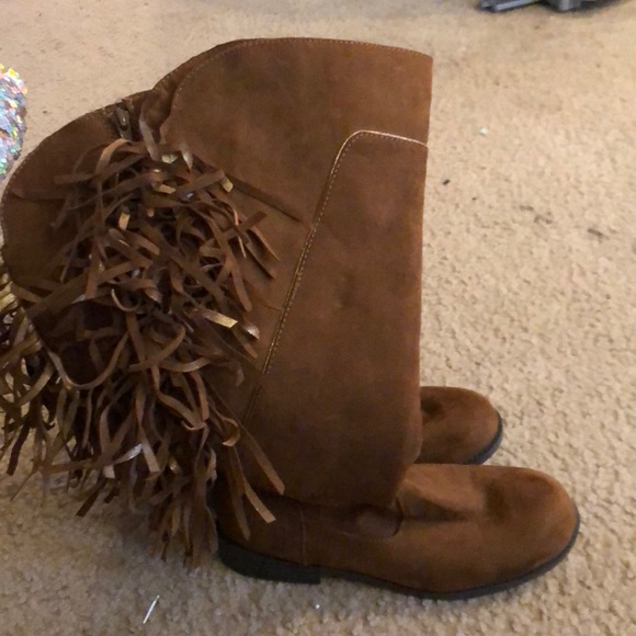 Girls size 4 justice fringe boots new never used - Picture 3 of 4
